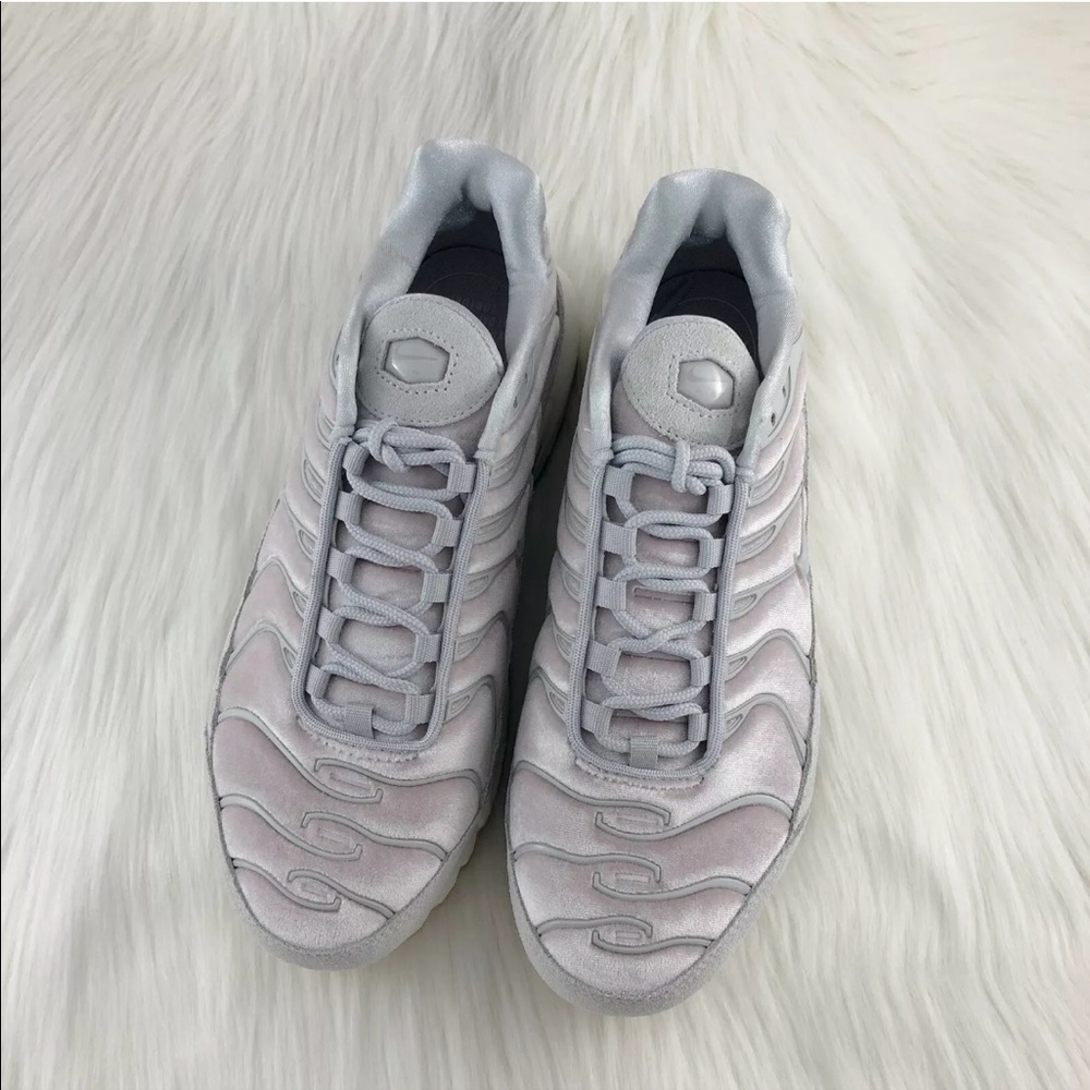 Women's Nike Air Max Plus LX Velvet Rose Sneakers - Picture 4 of 8